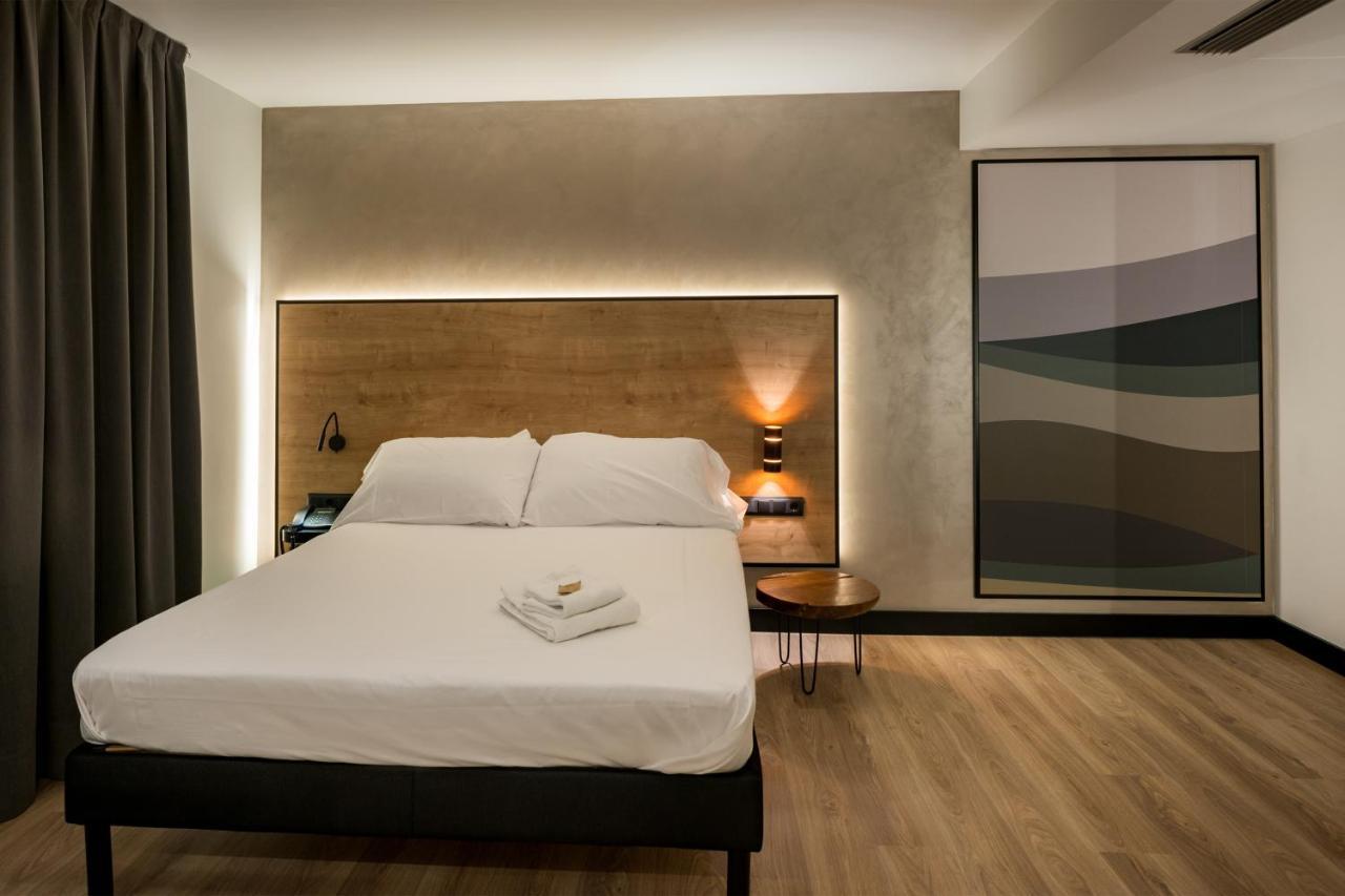 Hotel Ibis Styles Figueres Ronda Exterior foto