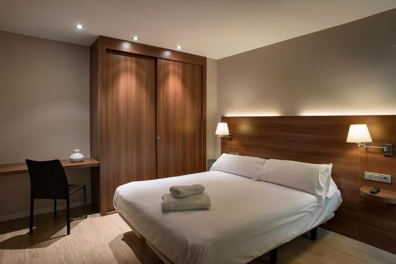 Hotel Ibis Styles Figueres Ronda Exterior foto