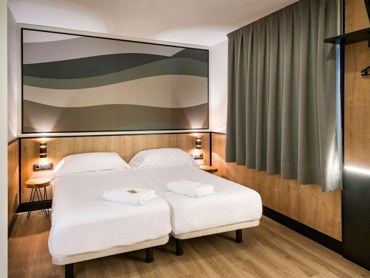Hotel Ibis Styles Figueres Ronda Exterior foto