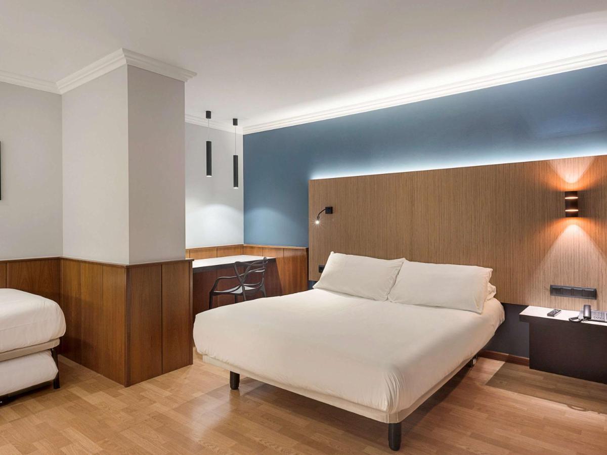 Hotel Ibis Styles Figueres Ronda Exterior foto